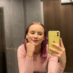 Meet your Posher, Rebekah